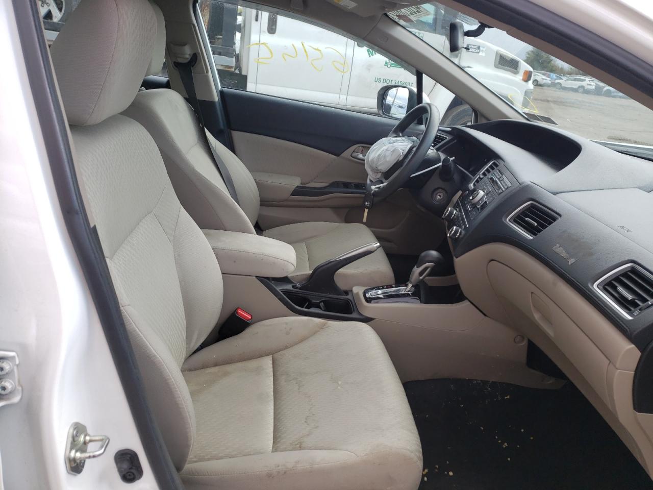 Photo 5 from auction – 2014 HONDA CIVIC LX with VIN 19XFB2F59EE202711