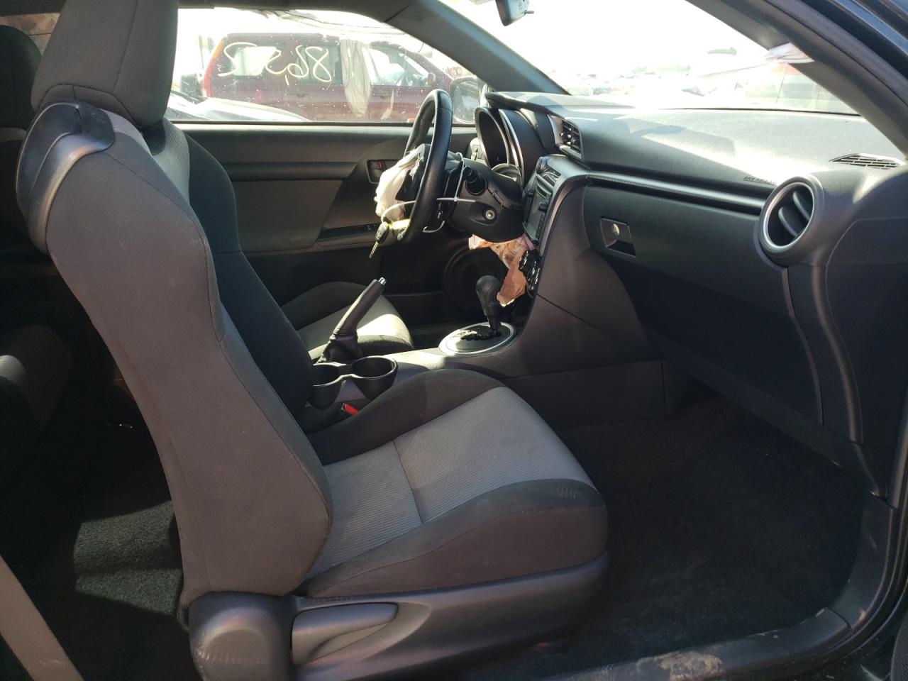Photo 5 from auction – 2015 TOYOTA SCION TC with VIN JTKJF5C78F3090653