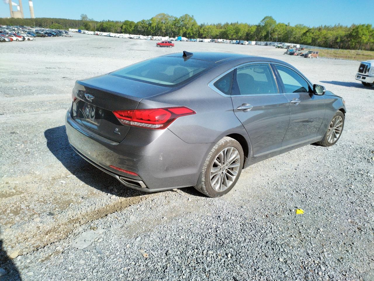 Photo 4 from auction – 2015 HYUNDAI GENESIS 3. with VIN KMHGN4JE2FU079718
