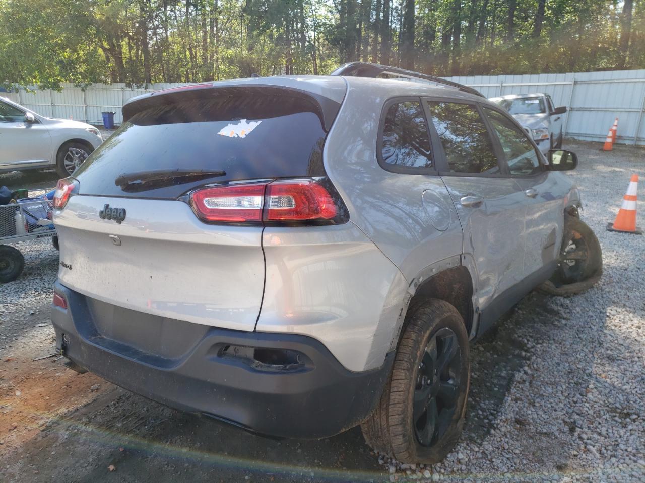 Photo 4 from auction – 2018 JEEP CHEROKEE L with VIN 1C4PJMCB4JD533012