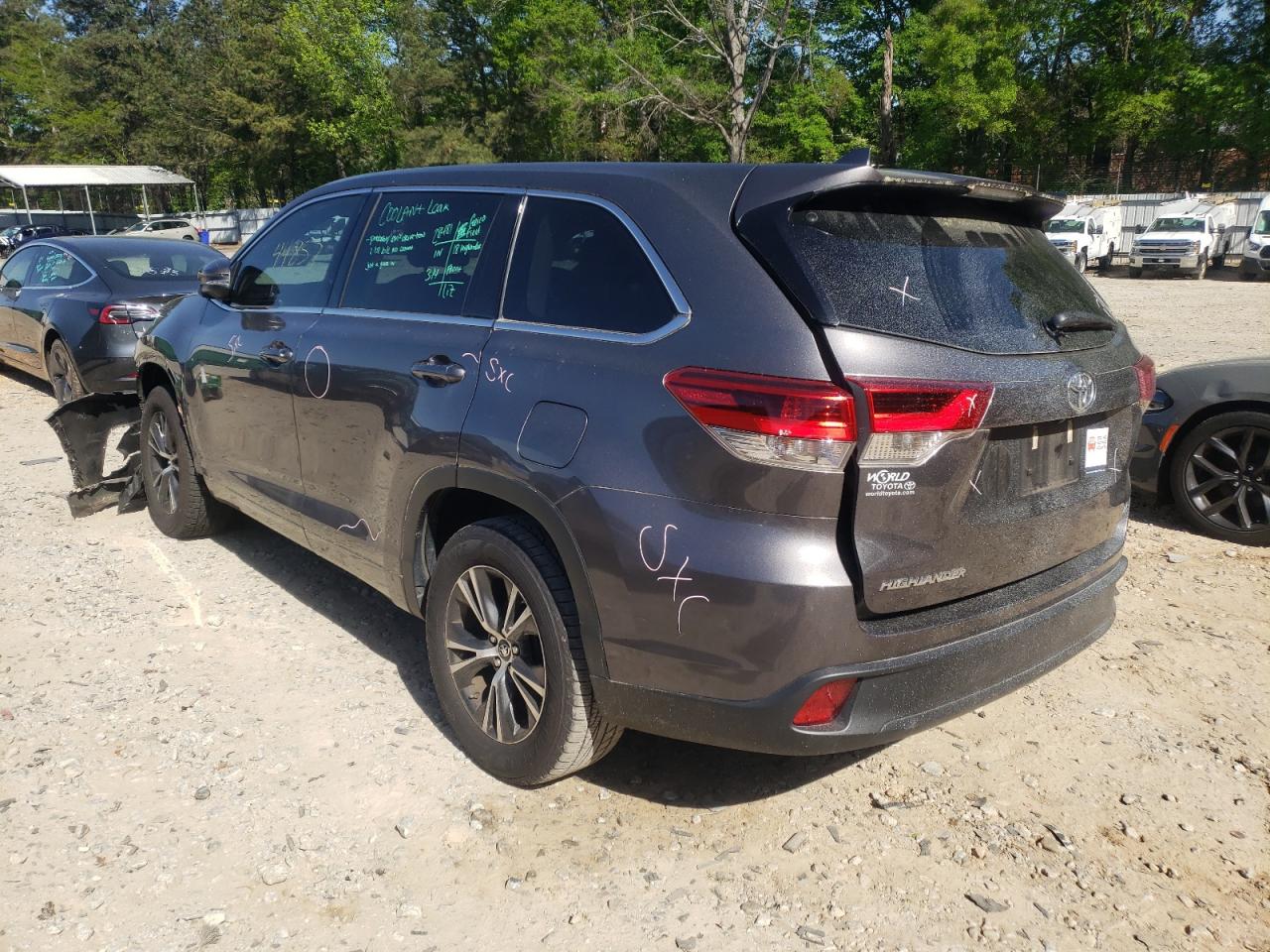 Photo 3 from auction – 2018 TOYOTA HIGHLANDER with VIN 5TDZZRFH7JS254348