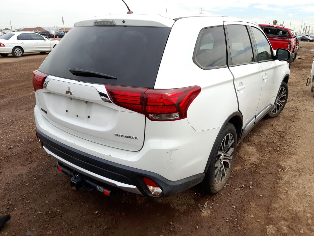Photo 4 from auction – 2016 MITSUBISHI OUTLANDER with VIN JA4AD2A31GZ009898