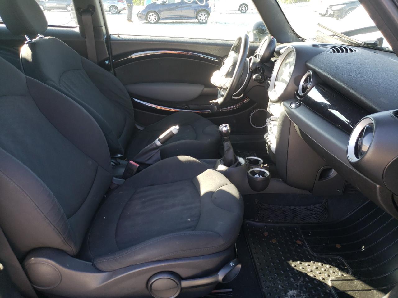 Photo 5 from auction – 2008 MINI COOPER S with VIN WMWMF73568TT93462