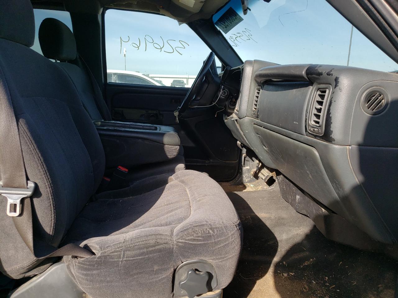 Photo 5 from auction – 2002 CHEVROLET SILVERADO with VIN 2GCEC19V021325532