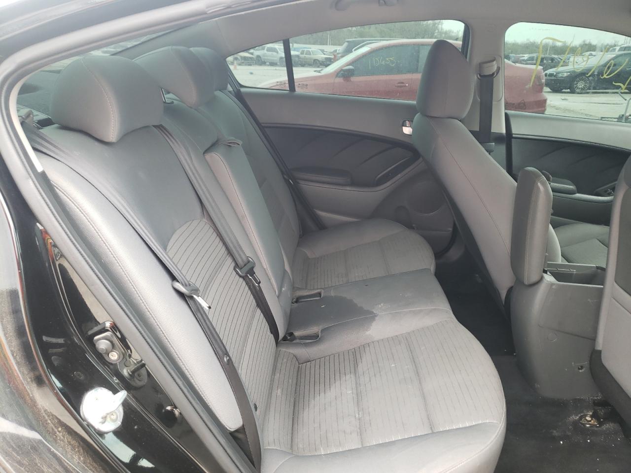 Photo 6 from auction – 2017 KIA FORTE LX with VIN 3KPFL4A73HE068915