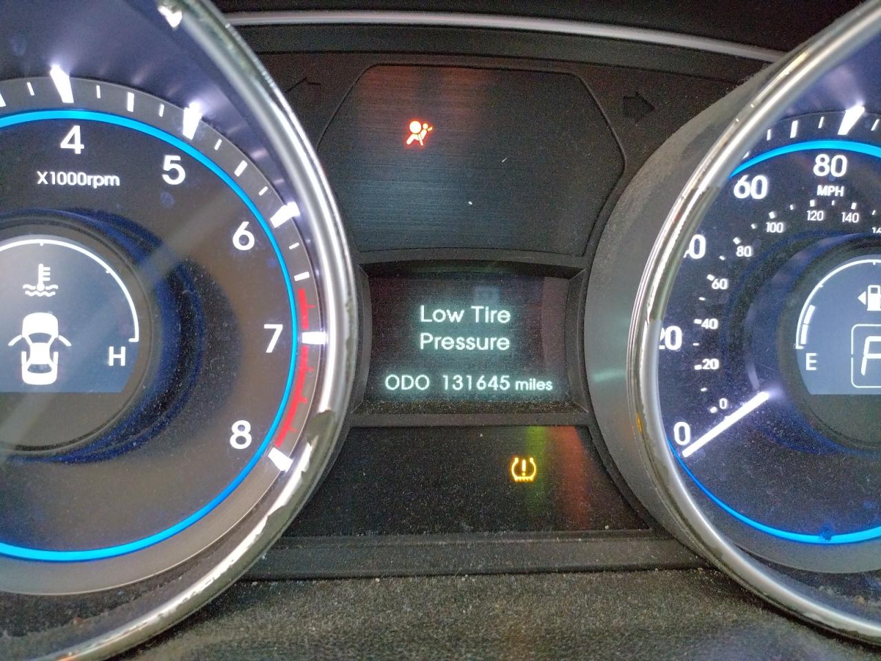 Photo 8 from auction – 2011 HYUNDAI SONATA SE with VIN 5NPEC4AC7BH267705