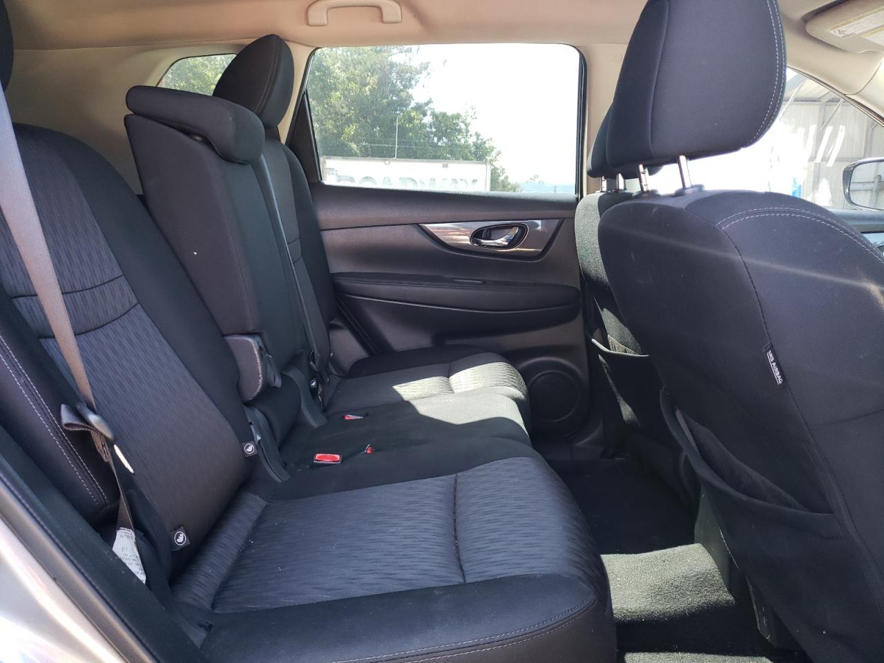 Photo 6 from auction – 2017 NISSAN ROGUE S with VIN KNMAT2MT8HP520199