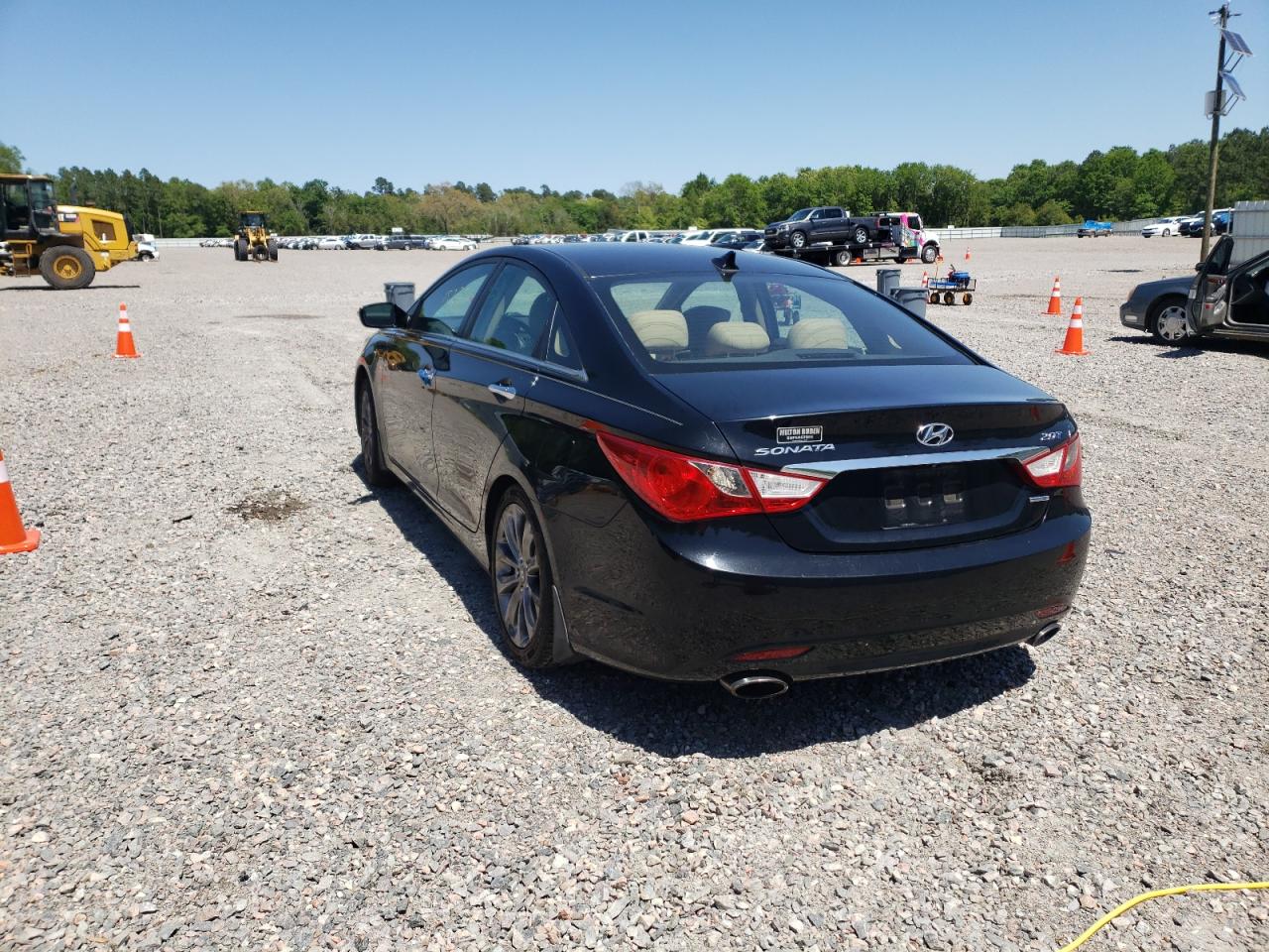 Photo 3 from auction – 2011 HYUNDAI SONATA SE with VIN 5NPEC4AB6BH176111
