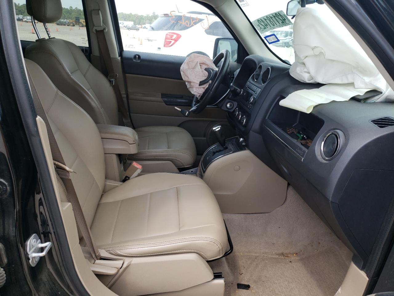 Photo 5 from auction – 2015 JEEP PATRIOT LA with VIN 1C4NJPFA5FD305863
