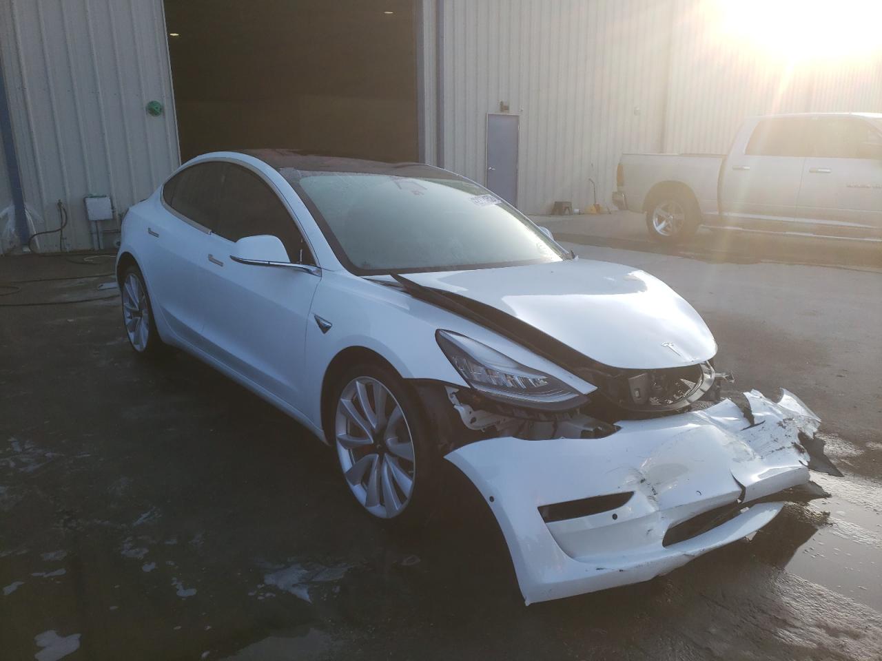 TESLA MODEL 3 2018 with VIN 5YJ3E1EBXJF084202 - Photo from auction