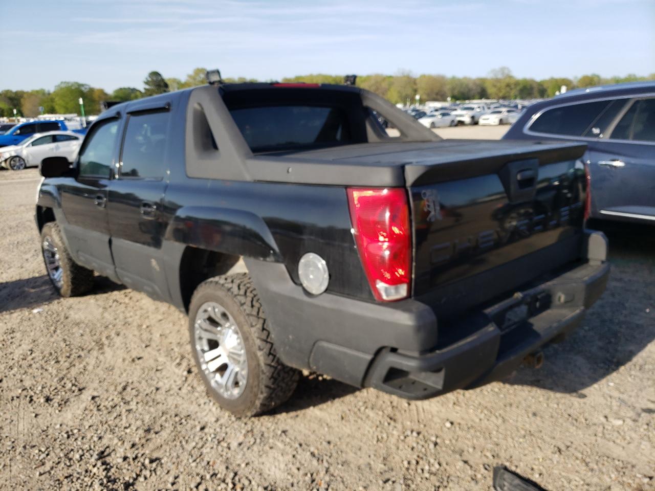 Foto 3 de la subasta – 2002 CHEVROLET AVALANCHE con VIN 3GNEK13TX2G334246