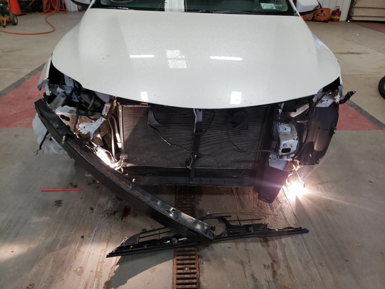 Photo 9 from auction – 2014 TOYOTA AVALON BAS with VIN 4T1BK1EB6EU081990
