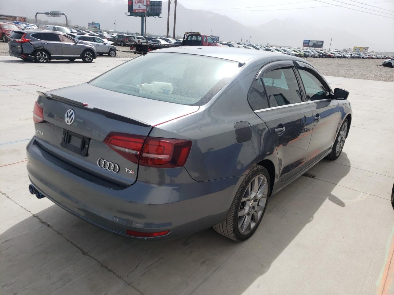 Photo 4 from auction – 2017 VOLKSWAGEN JETTA S with VIN 3VW167AJ0HM216763