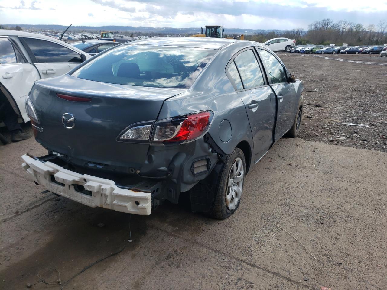 Photo 4 from auction – 2013 MAZDA 3 I with VIN JM1BL1TG2D1755441