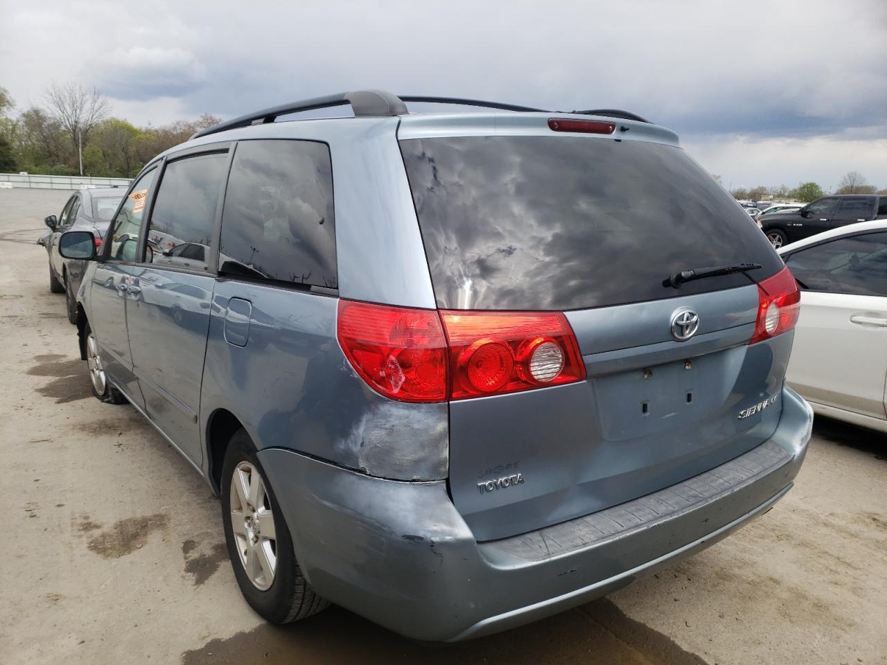 Photo 3 from auction – 2010 TOYOTA SIENNA CE with VIN 5TDKK4CC8AS330807