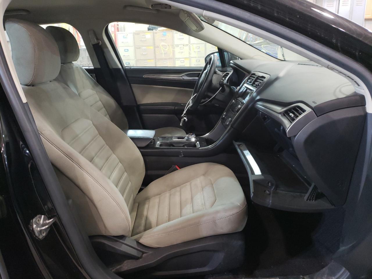 Photo 5 from auction – 2017 FORD FUSION S with VIN 3FA6P0G72HR237793