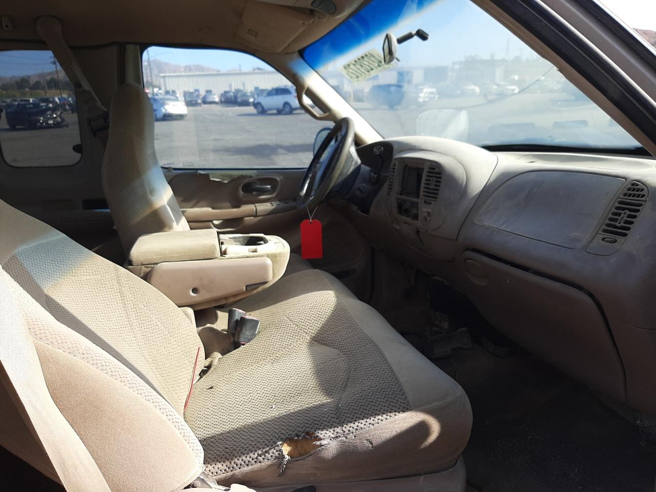 Photo 5 from auction – 2000 FORD F150 with VIN 1FTRX17W7YNB20329