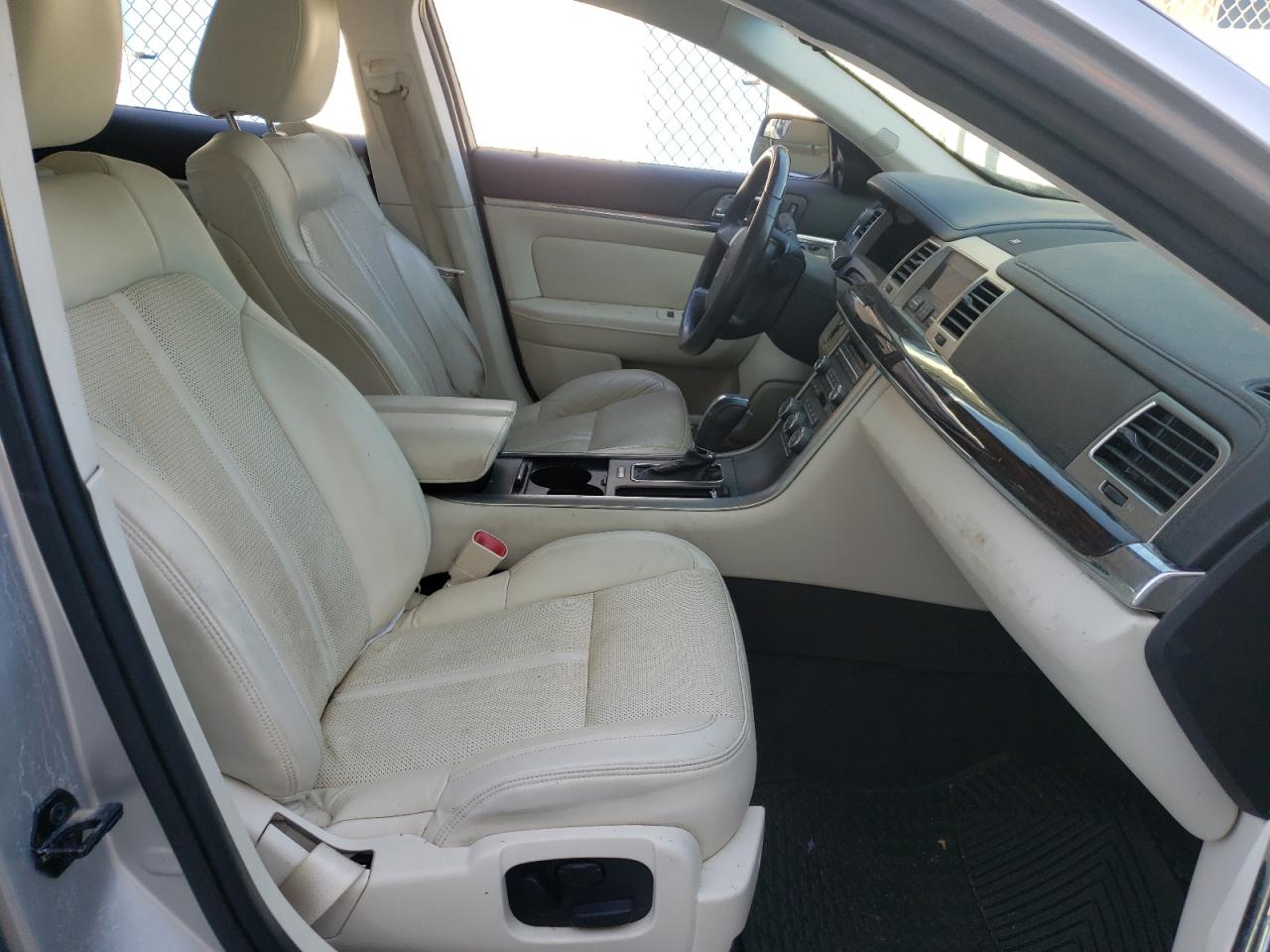 Photo 5 from auction – 2012 LINCOLN MKS with VIN 1LNHL9DR2CG804332