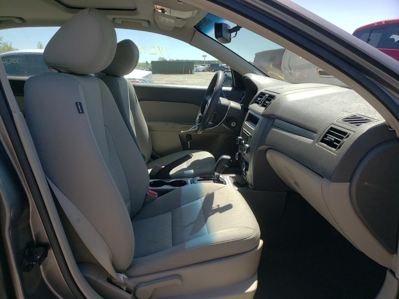 Photo 5 from auction – 2012 FORD FUSION SE with VIN 3FAHP0HA1CR174875