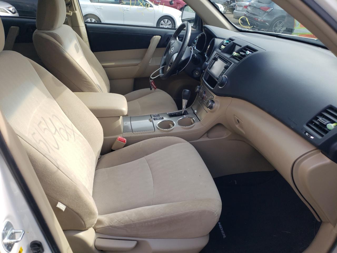 Photo 5 from auction – 2013 TOYOTA HIGHLANDER with VIN 5TDBK3EH8DS215700