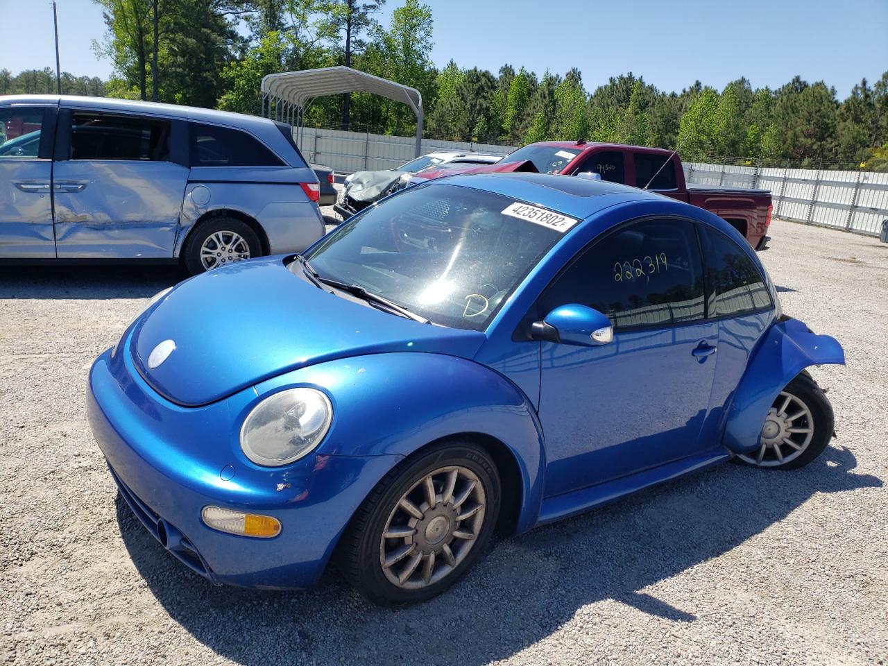 Photo 2 from auction – 2004 VOLKSWAGEN NEW BEETLE with VIN 3VWCK31C74M415253