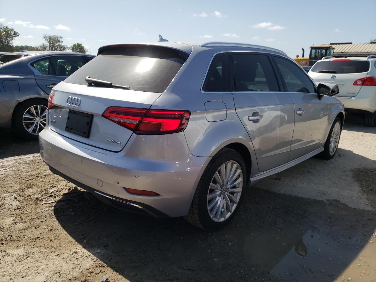 Photo 4 from auction – 2018 AUDI A3 E-TRON with VIN WAUTPBFF3JA075915
