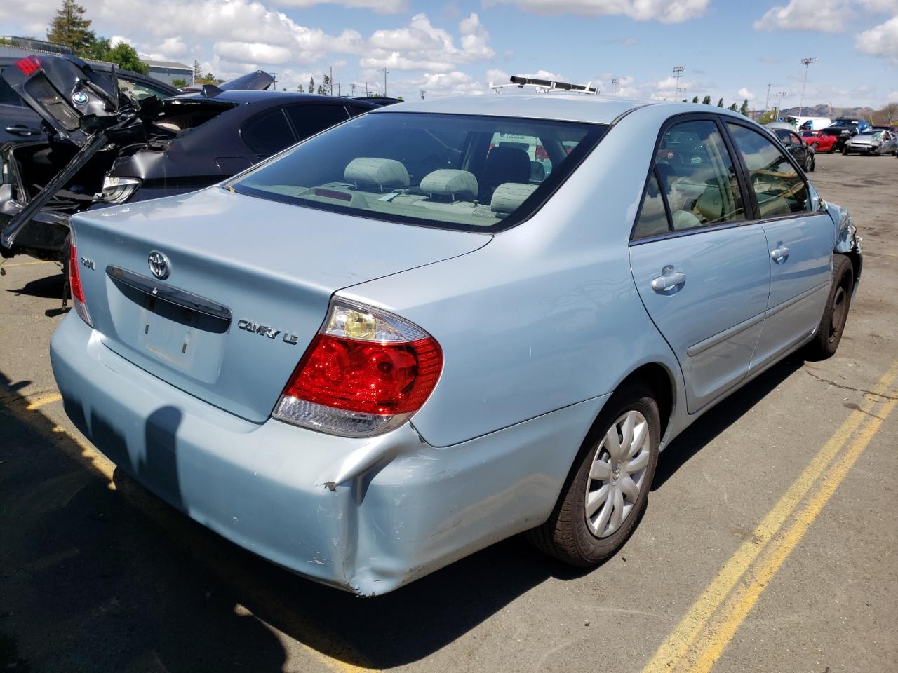 Photo 4 from auction – 2005 TOYOTA CAMRY LE with VIN 4T1BE32K65U566783