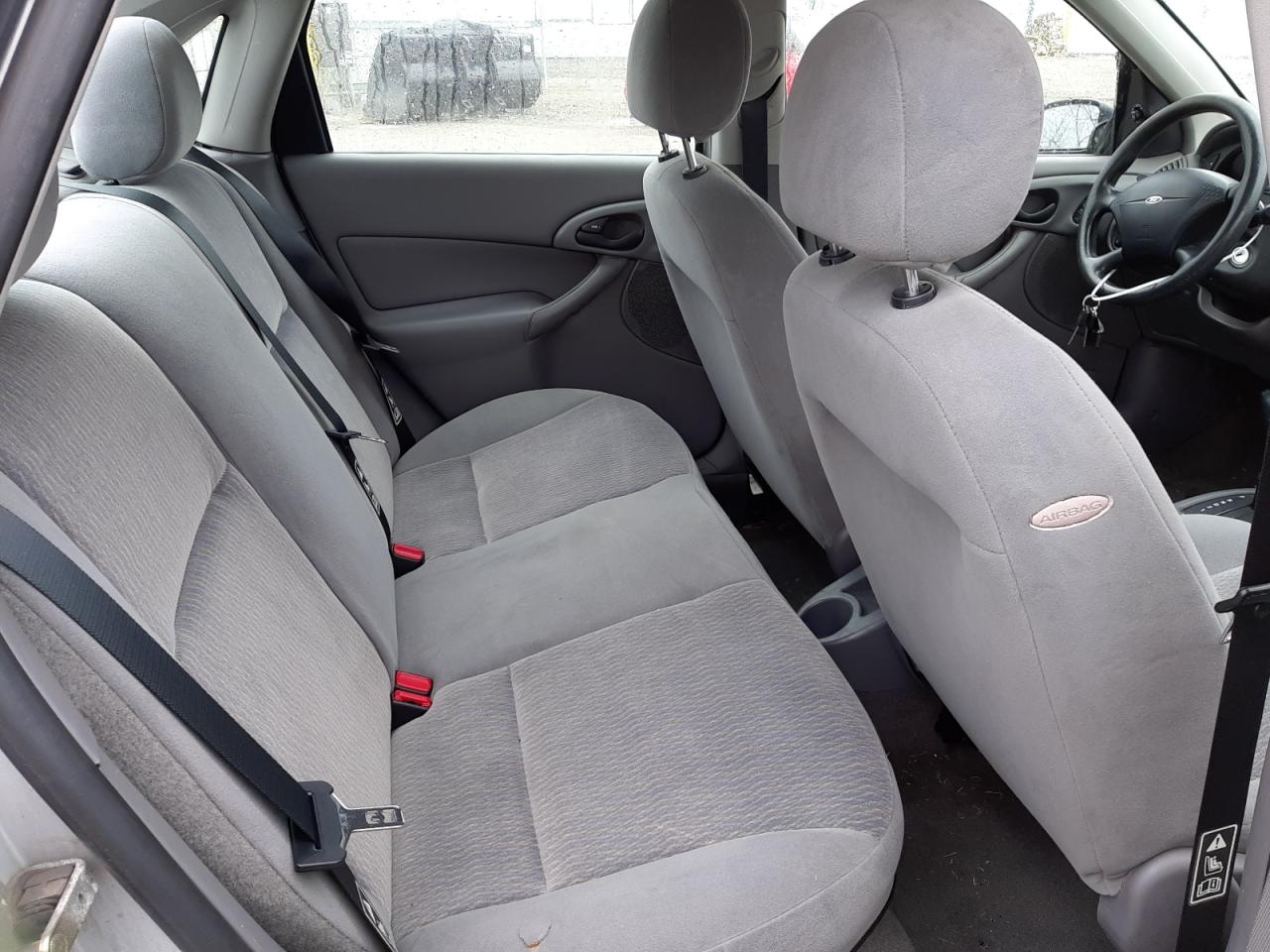Photo 6 from auction – 2001 FORD FOCUS SE with VIN 1FAHP34PX1W228924