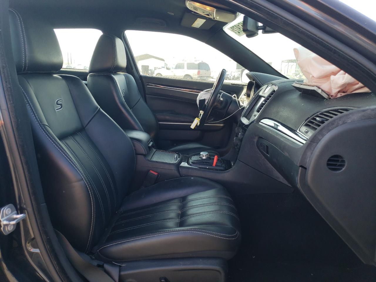 Photo 5 from auction – 2019 CHRYSLER 300 S with VIN 2C3CCAGG8KH561496