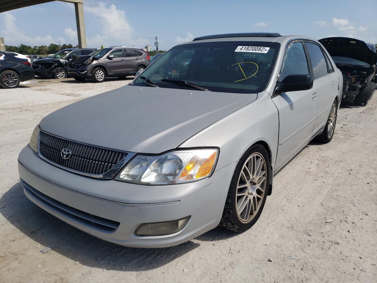 Photo 2 from auction – 2000 TOYOTA AVALON XL with VIN 4T1BF28B5YU036436