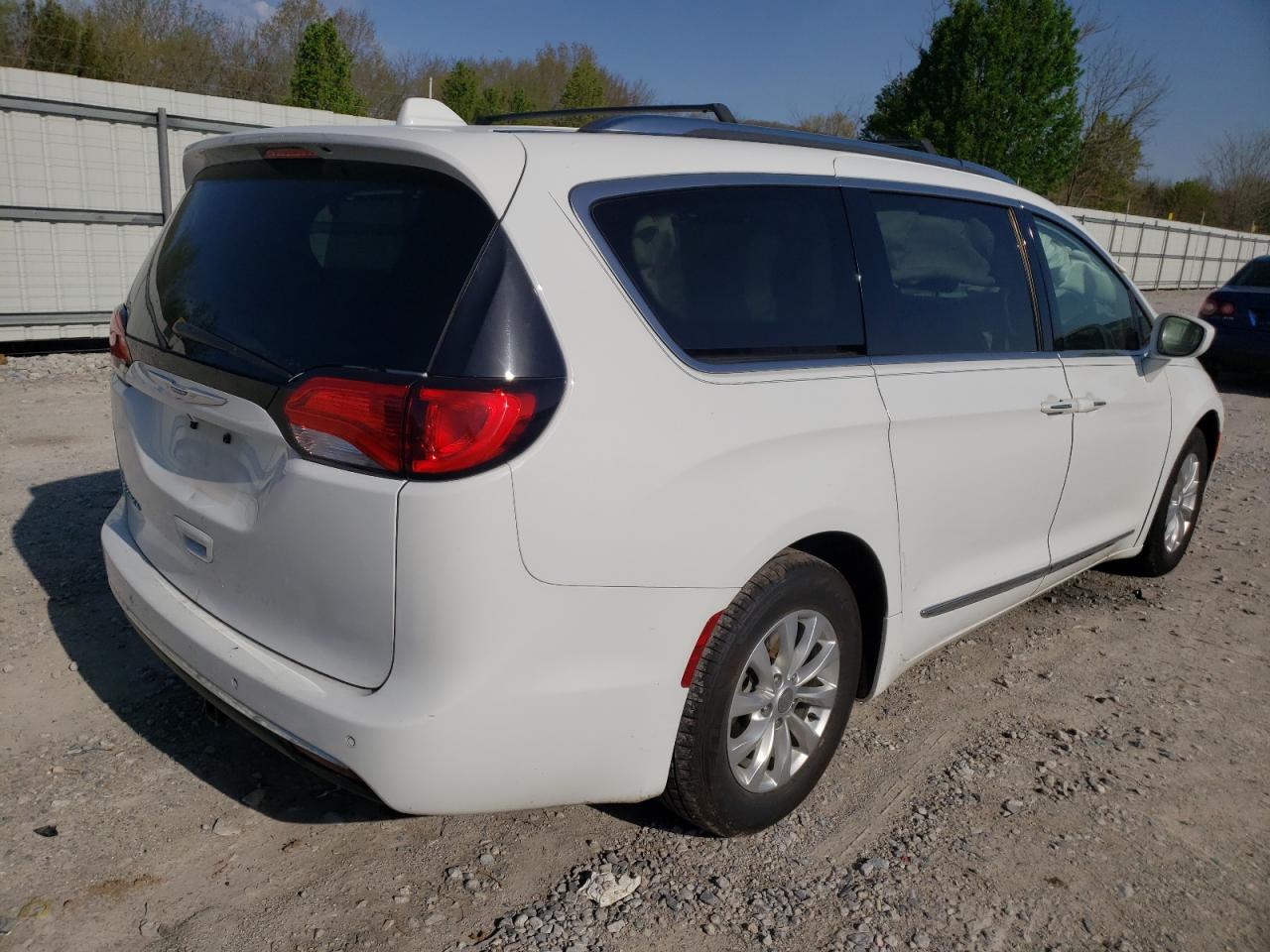 Photo 4 from auction – 2018 CHRYSLER PACIFICA T with VIN 2C4RC1BG6JR246136