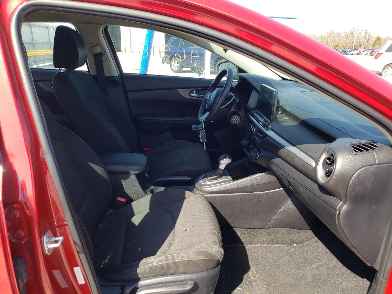 Photo 5 from auction – 2019 KIA FORTE FE with VIN 3KPF24AD5KE055907