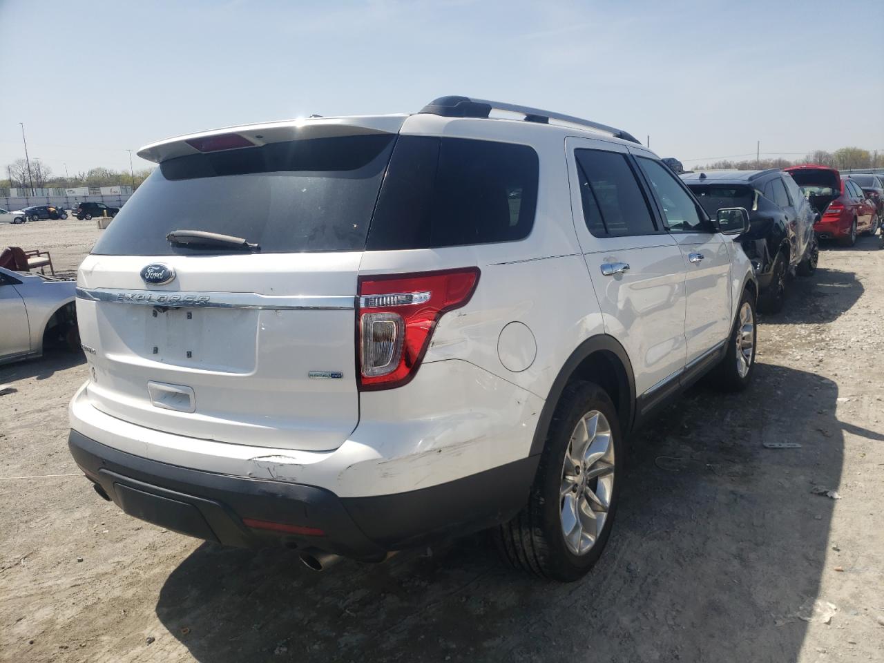 Photo 4 from auction – 2013 FORD EXPLORER L with VIN 1FM5K8F8XDGA37657