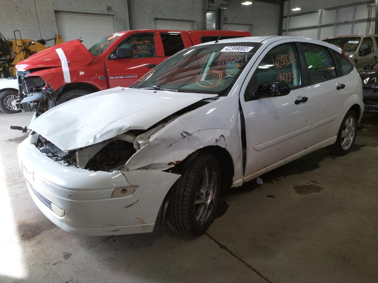 Photo 2 from auction – 2002 FORD FOCUS ZX5 with VIN 3FAFP37302R225941