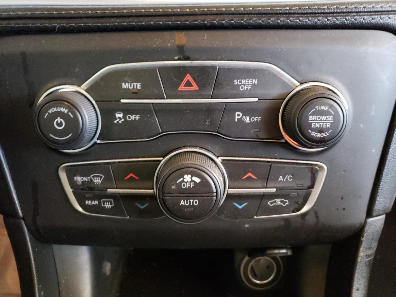 Photo 9 from auction – 2020 DODGE CHARGER SX with VIN 2C3CDXBG5LH234210