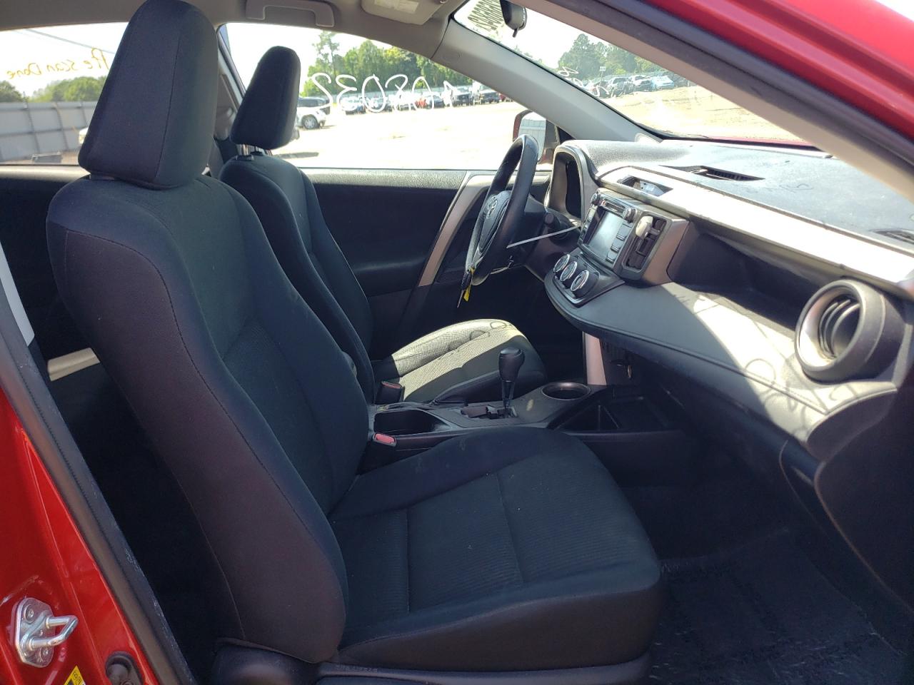 Photo 5 from auction – 2015 TOYOTA RAV4 LE with VIN 2T3ZFREV4FW163897