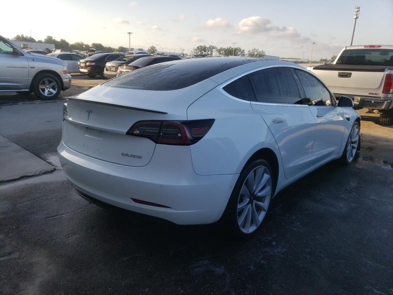 Photo 4 from auction – 2018 TESLA MODEL 3 with VIN 5YJ3E1EBXJF084202
