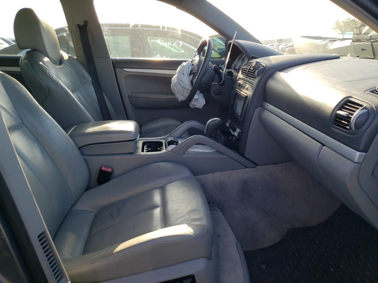 Photo 5 from auction – 2006 PORSCHE CAYENNE S with VIN WP1AB29P26LA64721