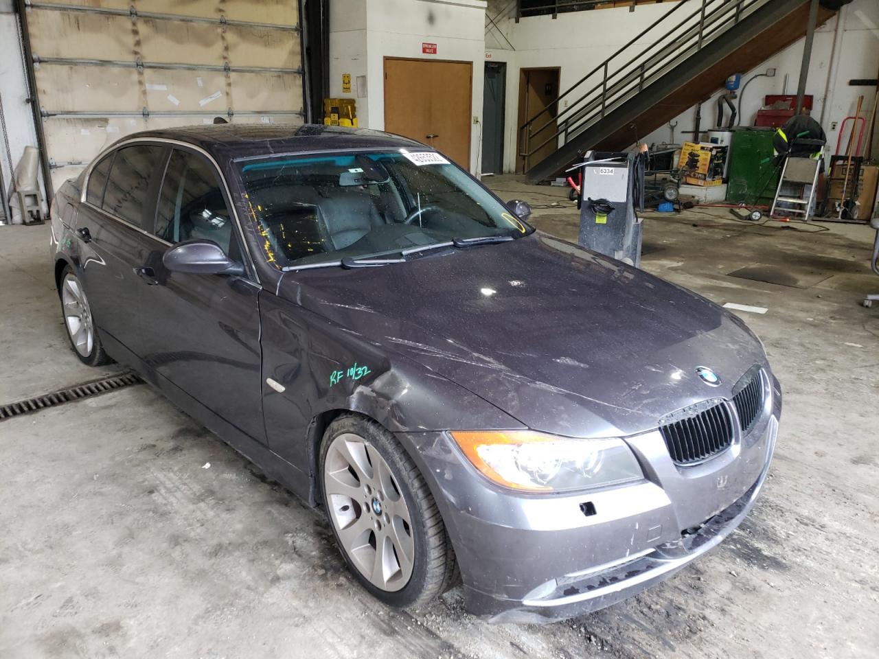 BMW 330 I 2006 with VIN WBAVB33526KS36605 - Photo from auction