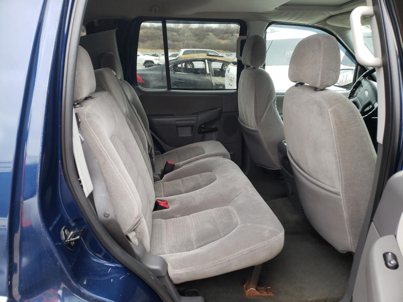 Photo 6 from auction – 2005 FORD EXPLORER X with VIN 1FMZU63K45ZA44612