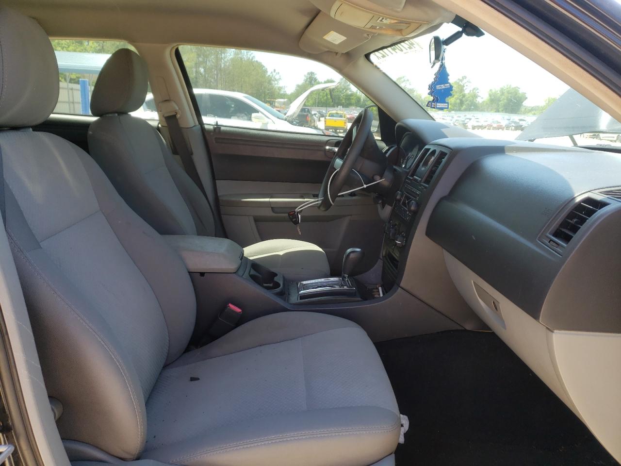 Photo 5 from auction – 2007 CHRYSLER 300 with VIN 2C3KA43R97H777603