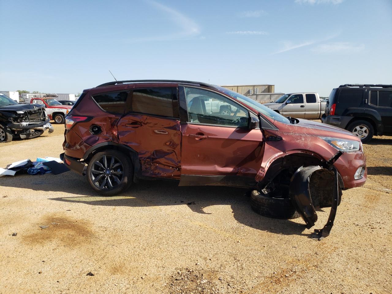 Photo 19 from auction – 2018 FORD ESCAPE SE with VIN 1FMCU0GD8JUC59206