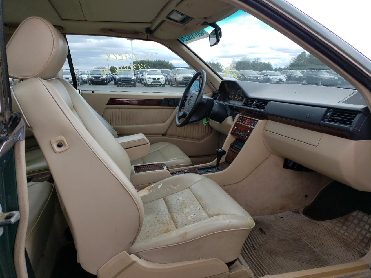 Photo 5 from auction – 1994 MERCEDES-BENZ E 320 with VIN WDBEA52E5RC110528