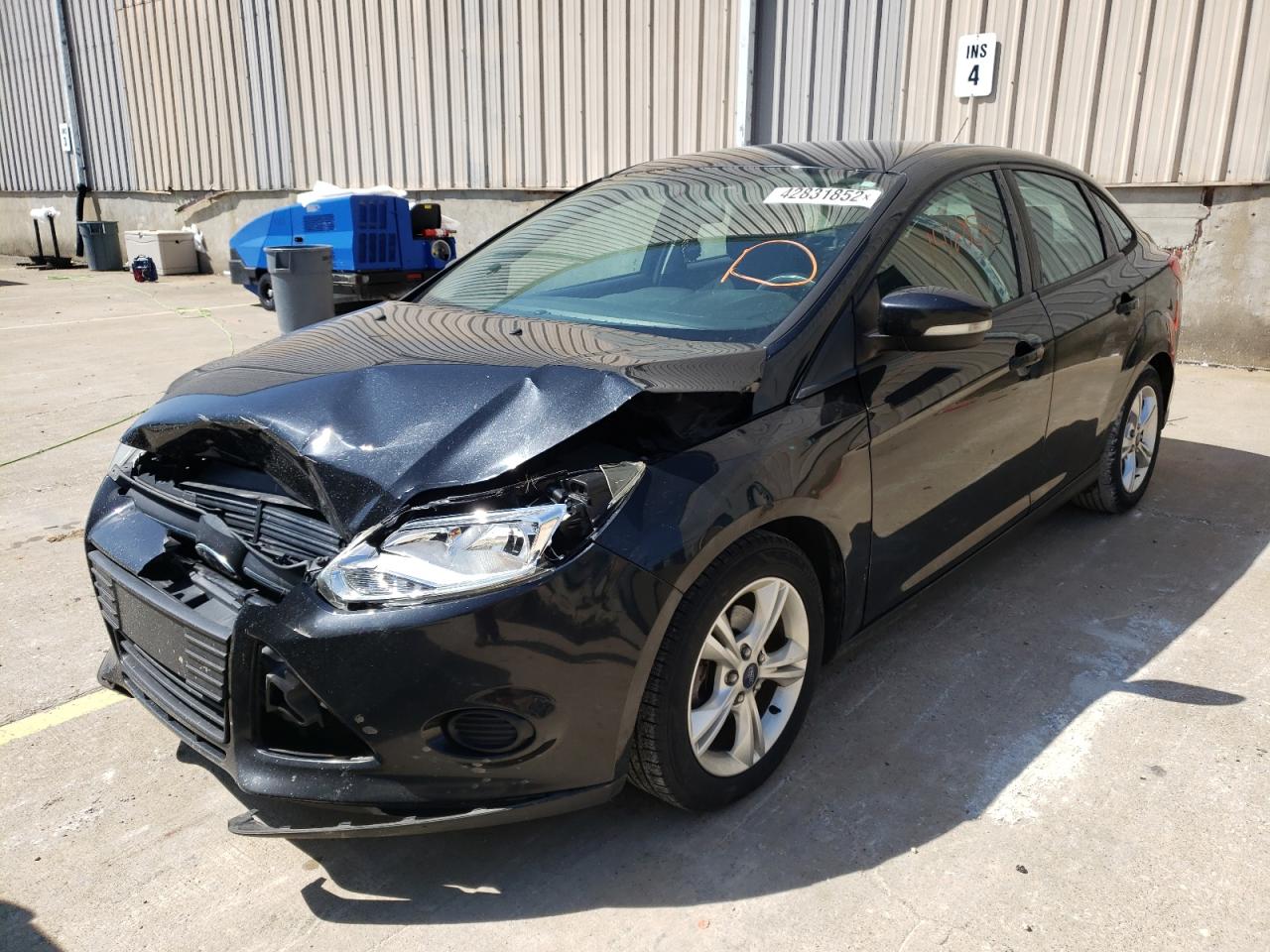 Photo 2 from auction – 2014 FORD FOCUS SE with VIN 1FADP3F21EL174209