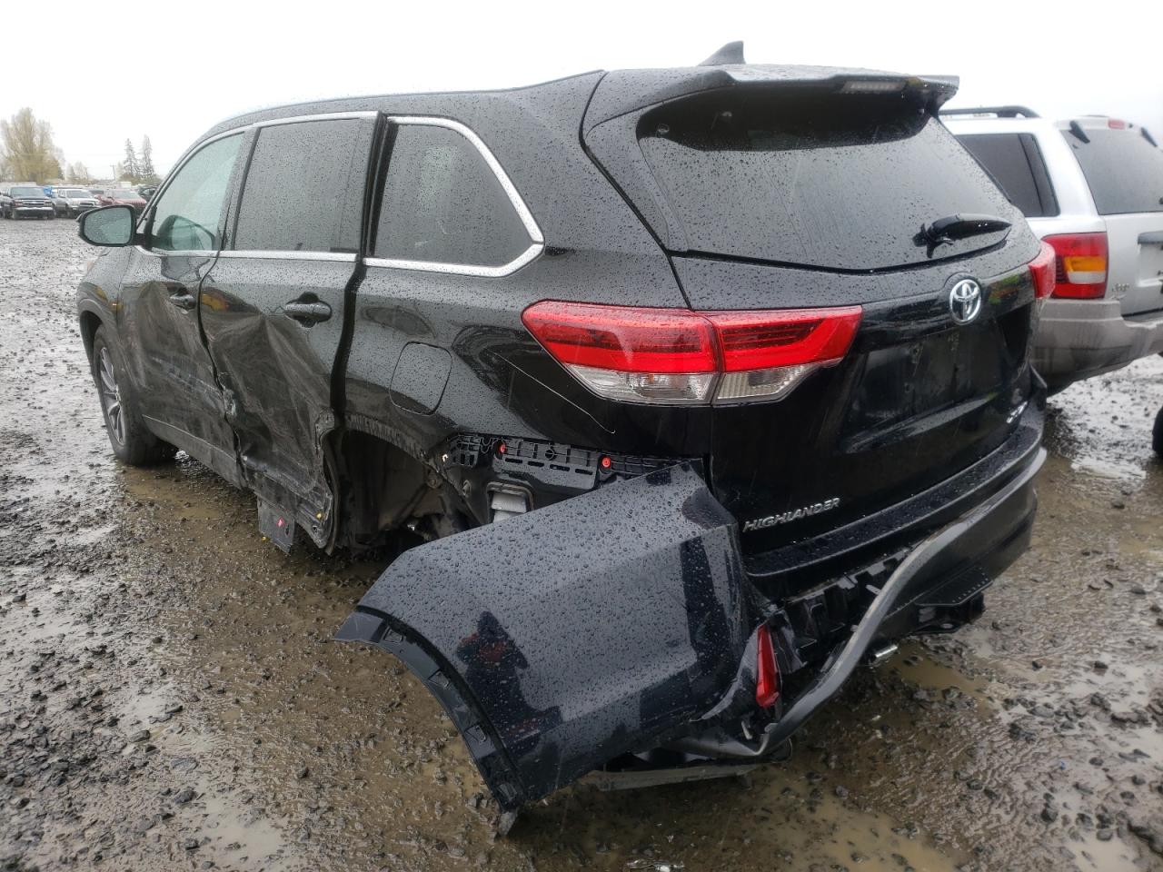 Photo 3 from auction – 2019 TOYOTA HIGHLANDER with VIN 5TDJZRFH8KS580707