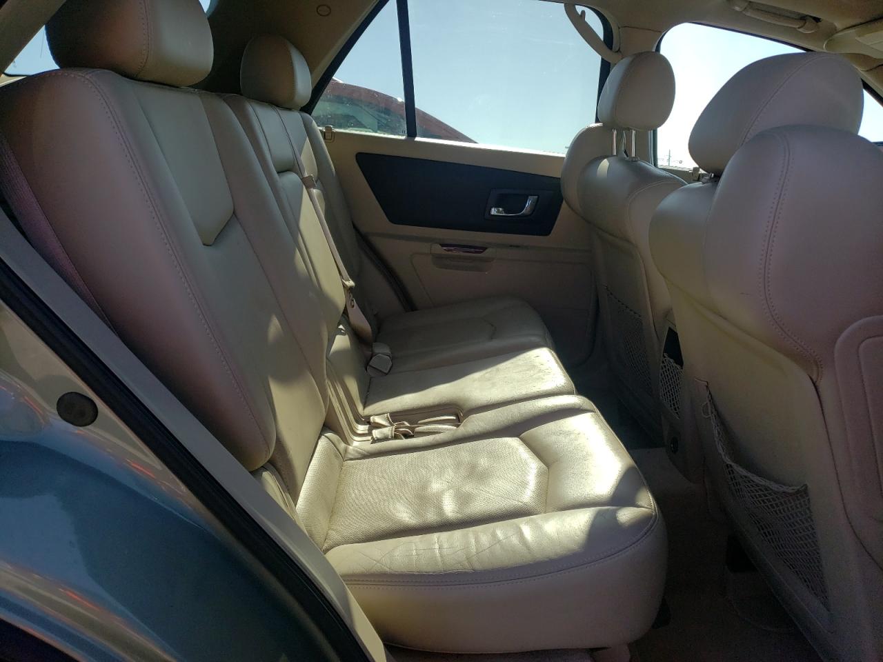 Photo 6 from auction – 2004 CADILLAC SRX with VIN 1GYEE637040188148