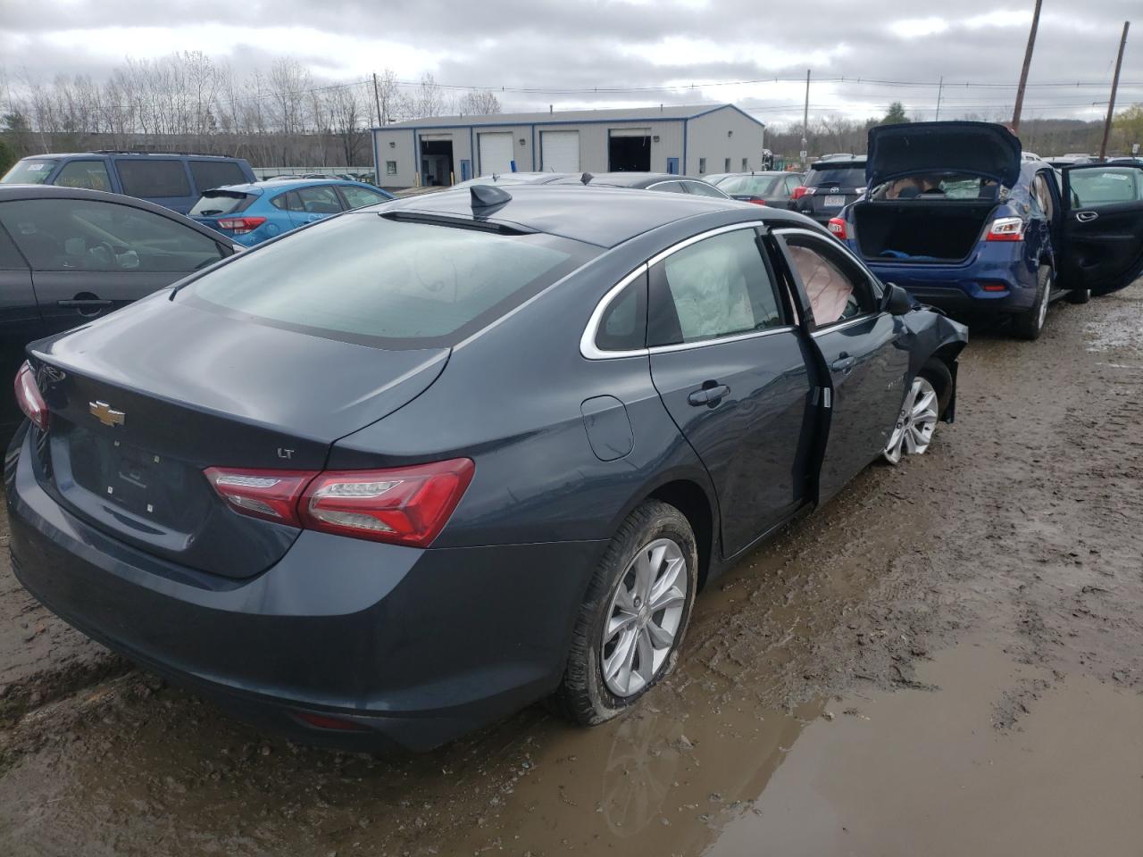 Photo 4 from auction – 2020 CHEVROLET MALIBU LT with VIN 1G1ZD5ST2LF080458