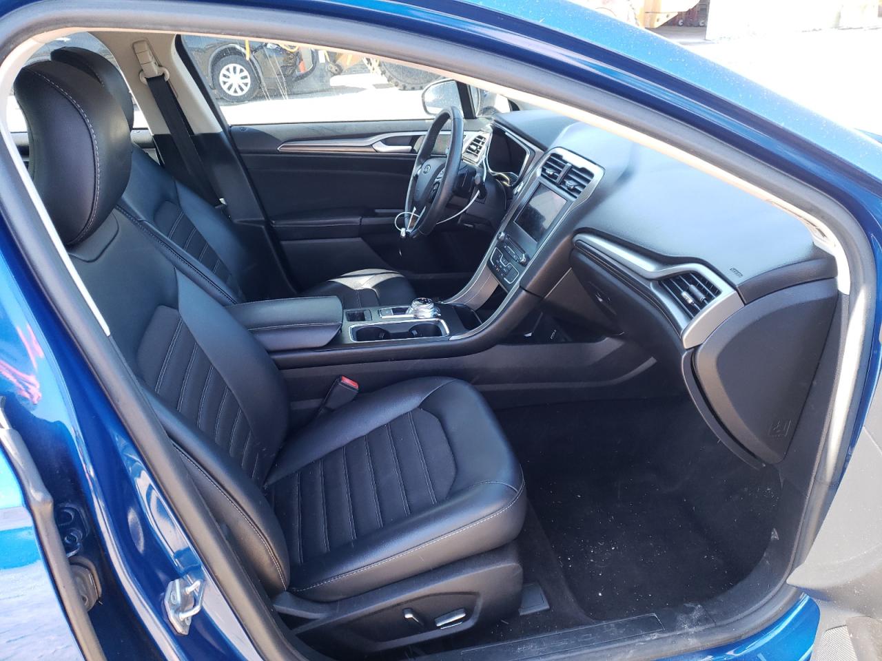 Photo 5 from auction – 2017 FORD FUSION SE with VIN 3FA6P0H91HR297841
