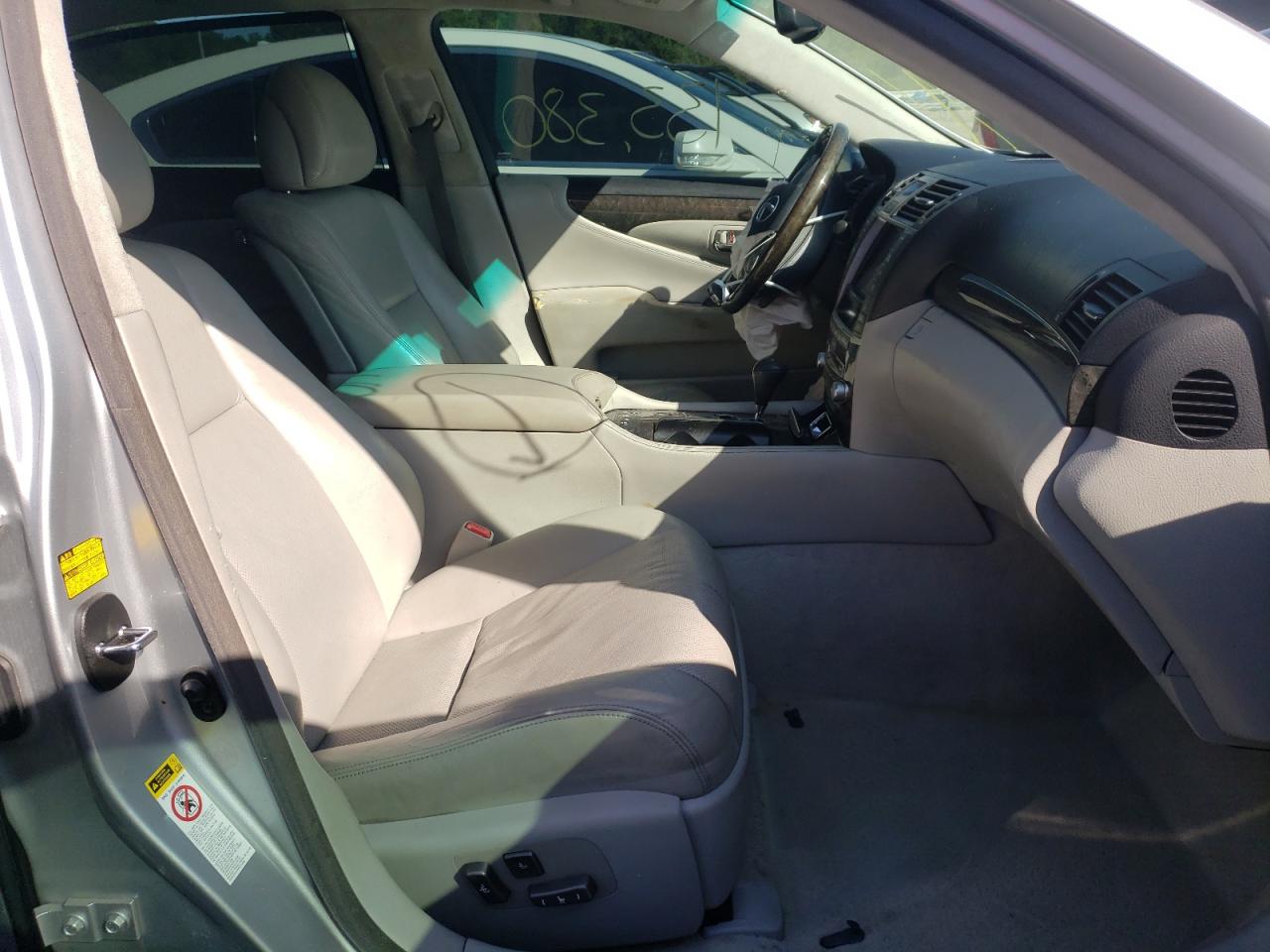 Photo 5 from auction – 2011 LEXUS LS 460L with VIN JTHDL5EF2B5003912