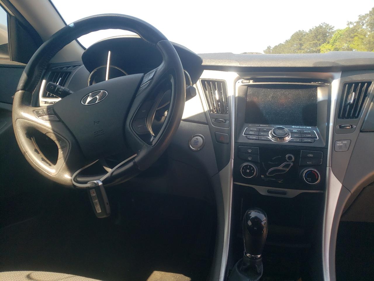 Photo 9 from auction – 2013 HYUNDAI SONATA SE with VIN 5NPEC4ACXDH608808